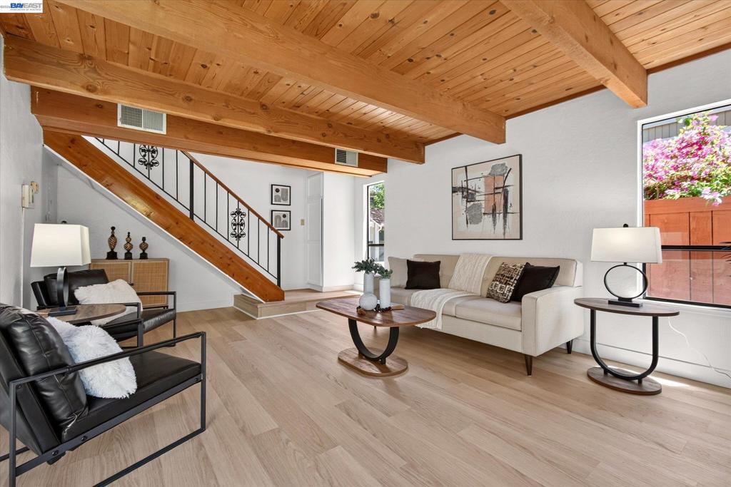 112 Mission Dr Dr
