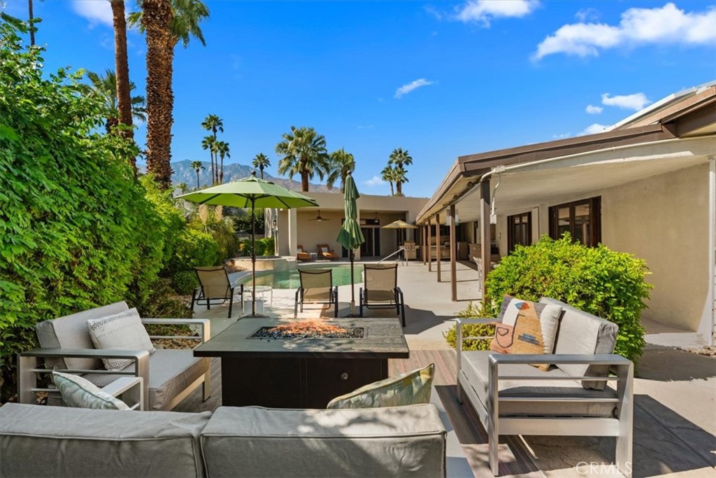 Los Compadres (33459) - Residential