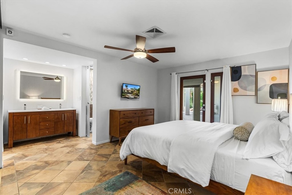 Los Compadres (33459) - Residential