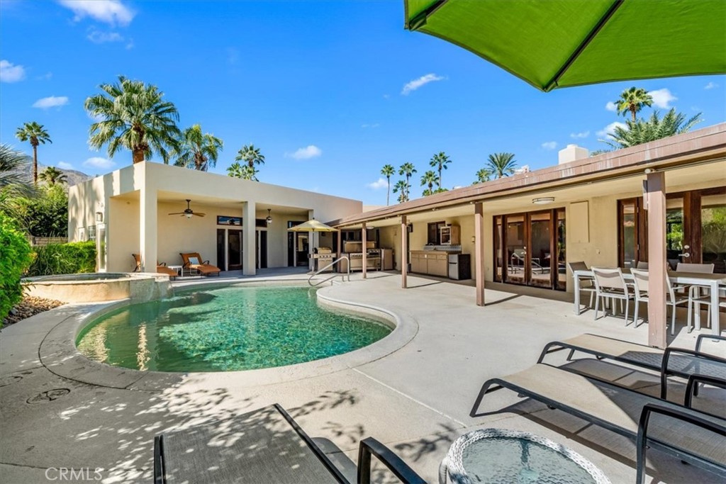 Los Compadres (33459) - Residential