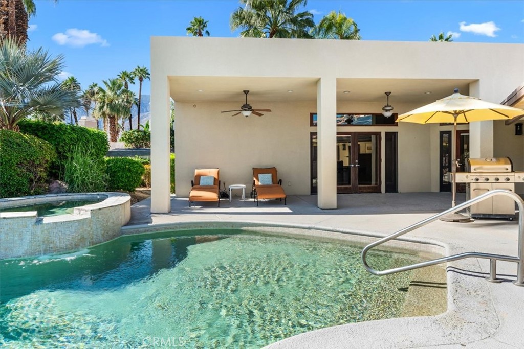 Los Compadres (33459) - Residential