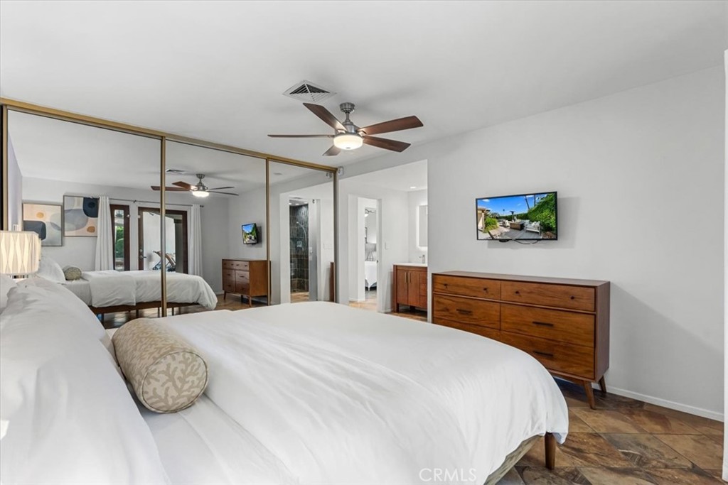 Los Compadres (33459) - Residential