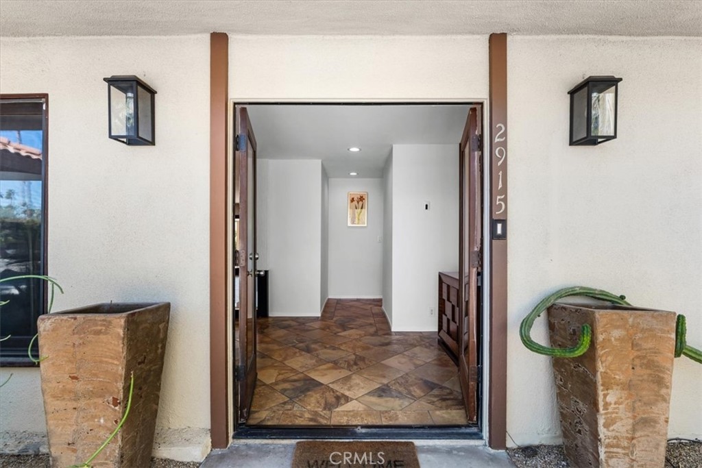 Los Compadres (33459) - Residential