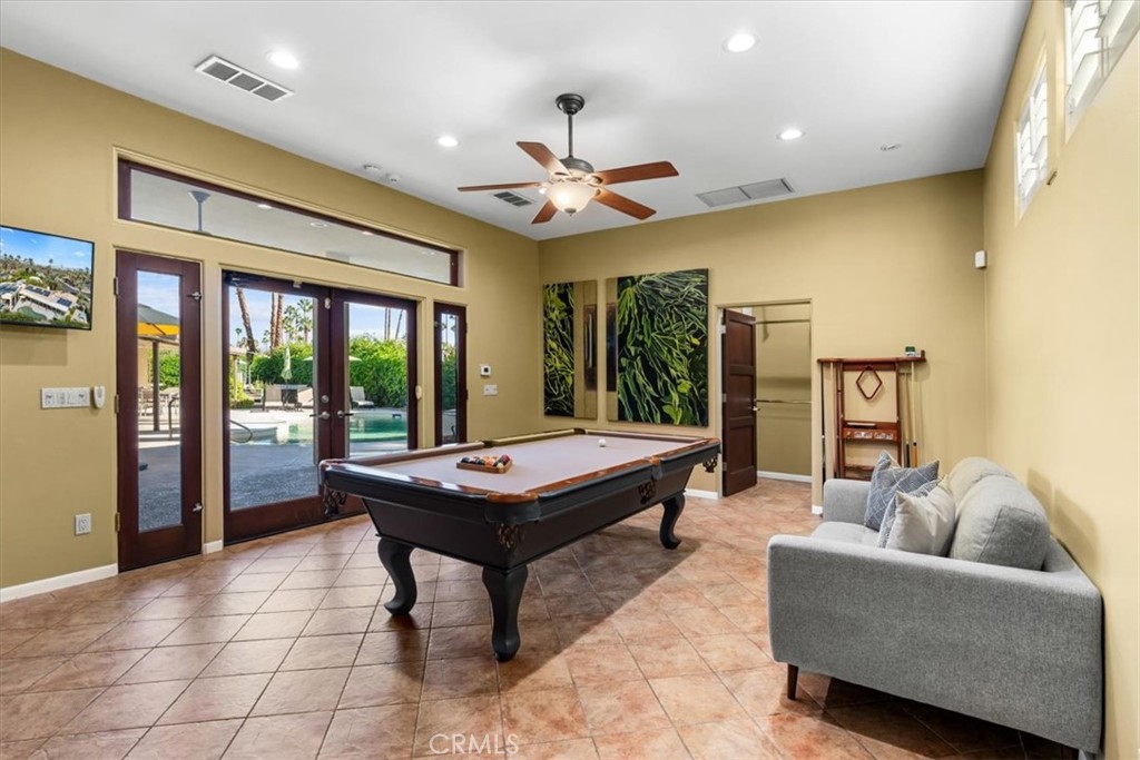 Los Compadres (33459) - Residential