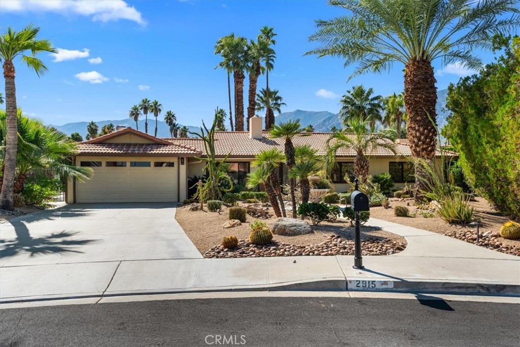 Los Compadres (33459) - Residential