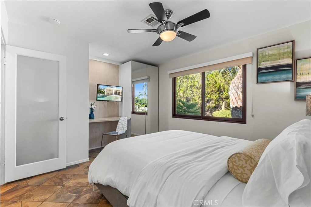 Los Compadres (33459) - Residential