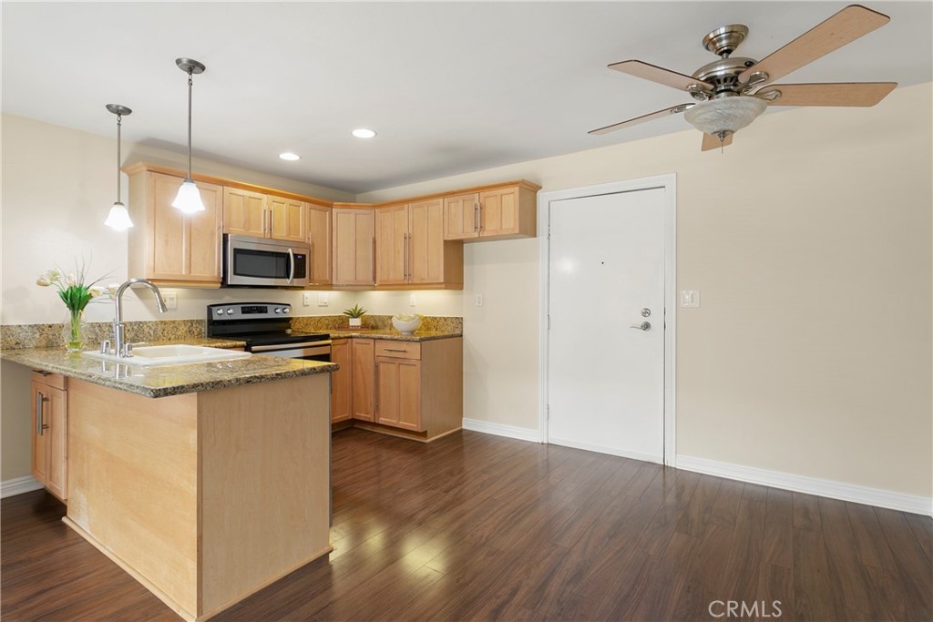 5585 E Pacific Coast Highway E 232