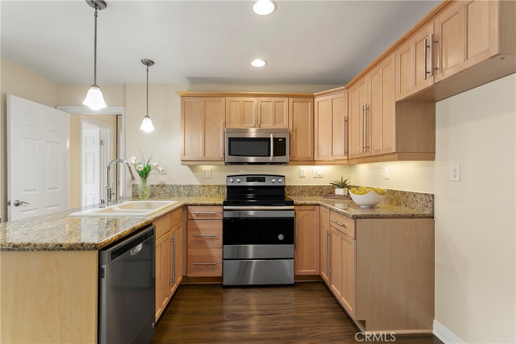 5585 E Pacific Coast Highway E 232