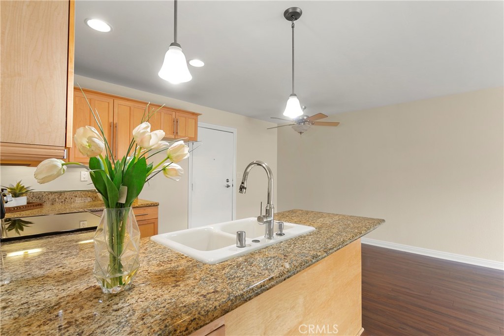 5585 E Pacific Coast Highway E 232