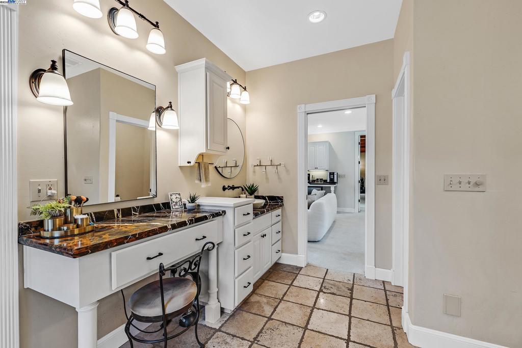 HAPPY VALLEY - Residential