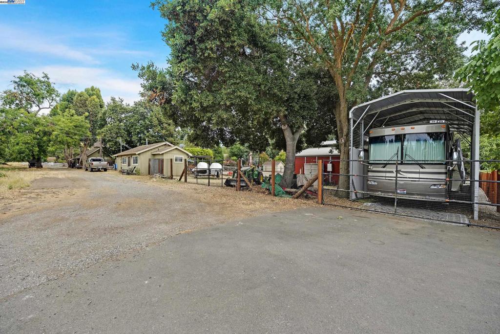 HAPPY VALLEY - Residential