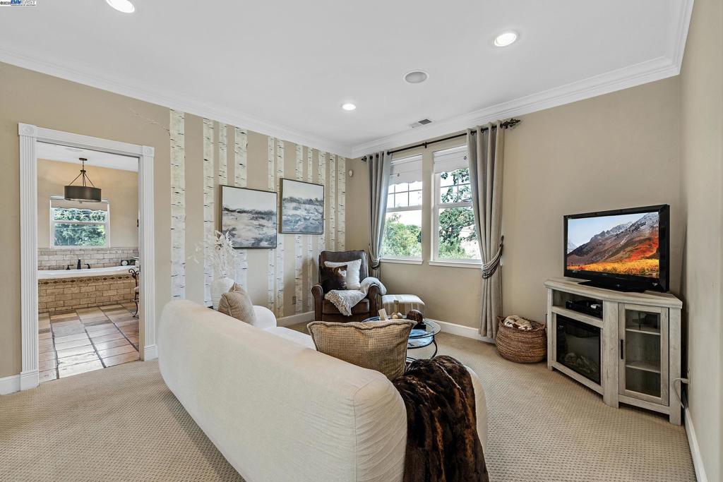 HAPPY VALLEY - Residential