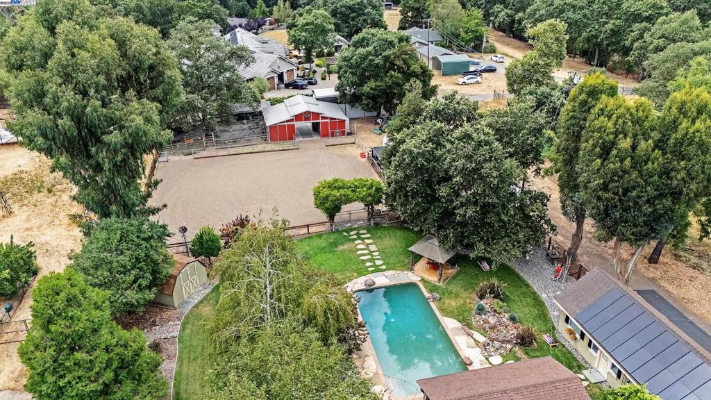 HAPPY VALLEY - Residential