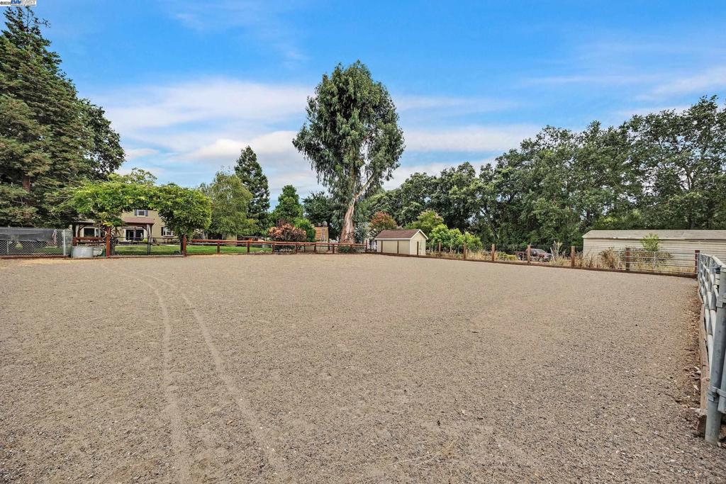 HAPPY VALLEY - Residential