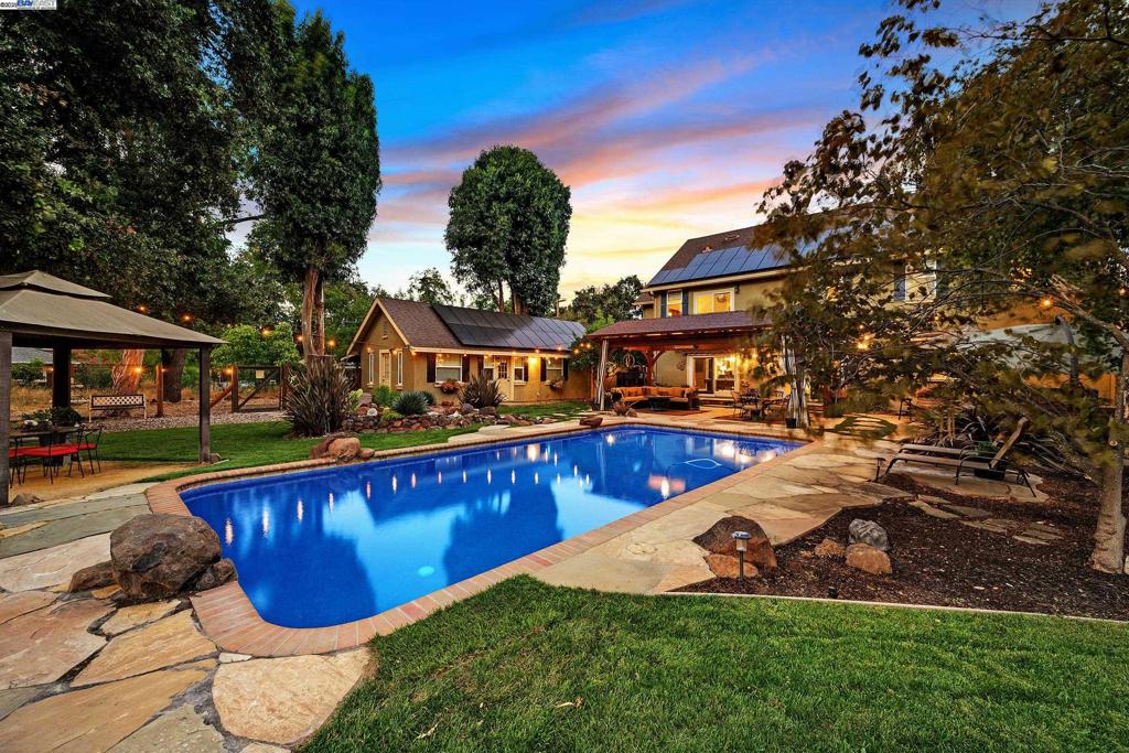 HAPPY VALLEY - Residential