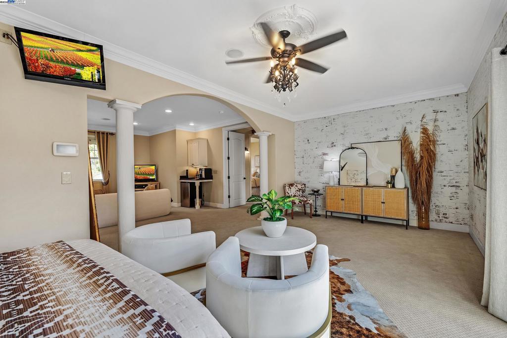 HAPPY VALLEY - Residential