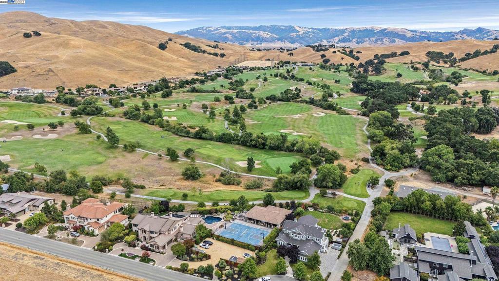 HAPPY VALLEY - Residential