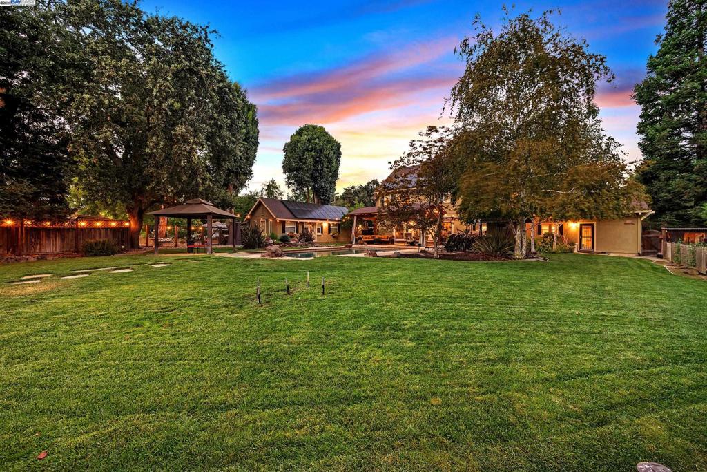 HAPPY VALLEY - Residential