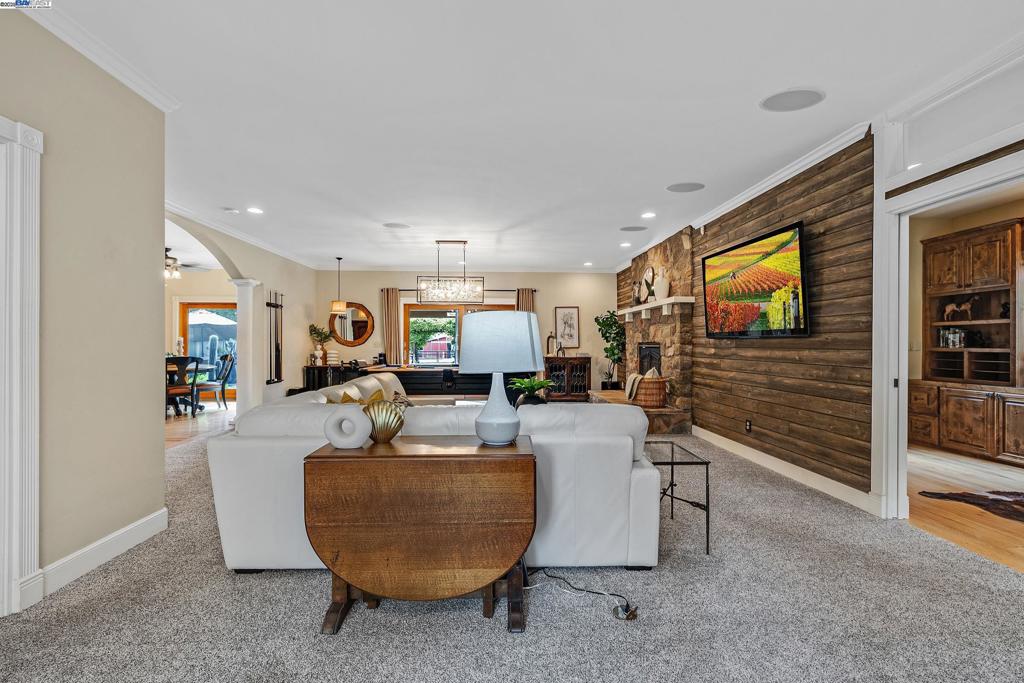 HAPPY VALLEY - Residential