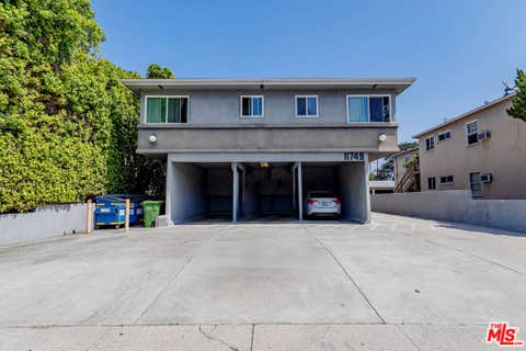 Photo of 11749 Riverside Drive #6, Valley Village, CA 91607 (MLS # 26875843)