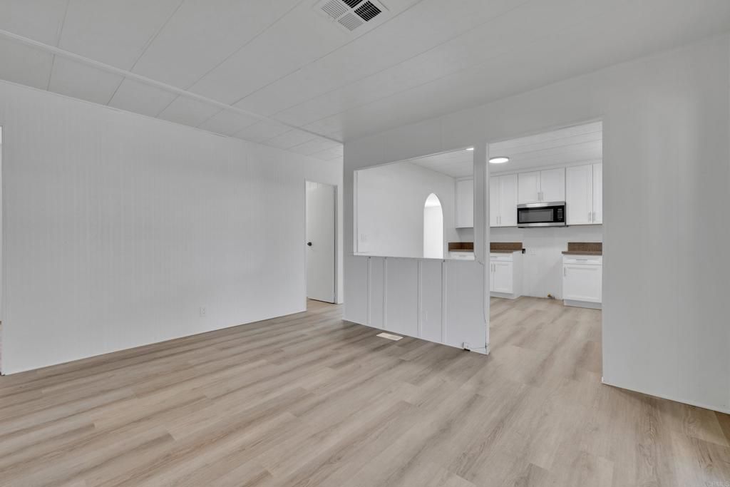 listing image 130727074983051722293