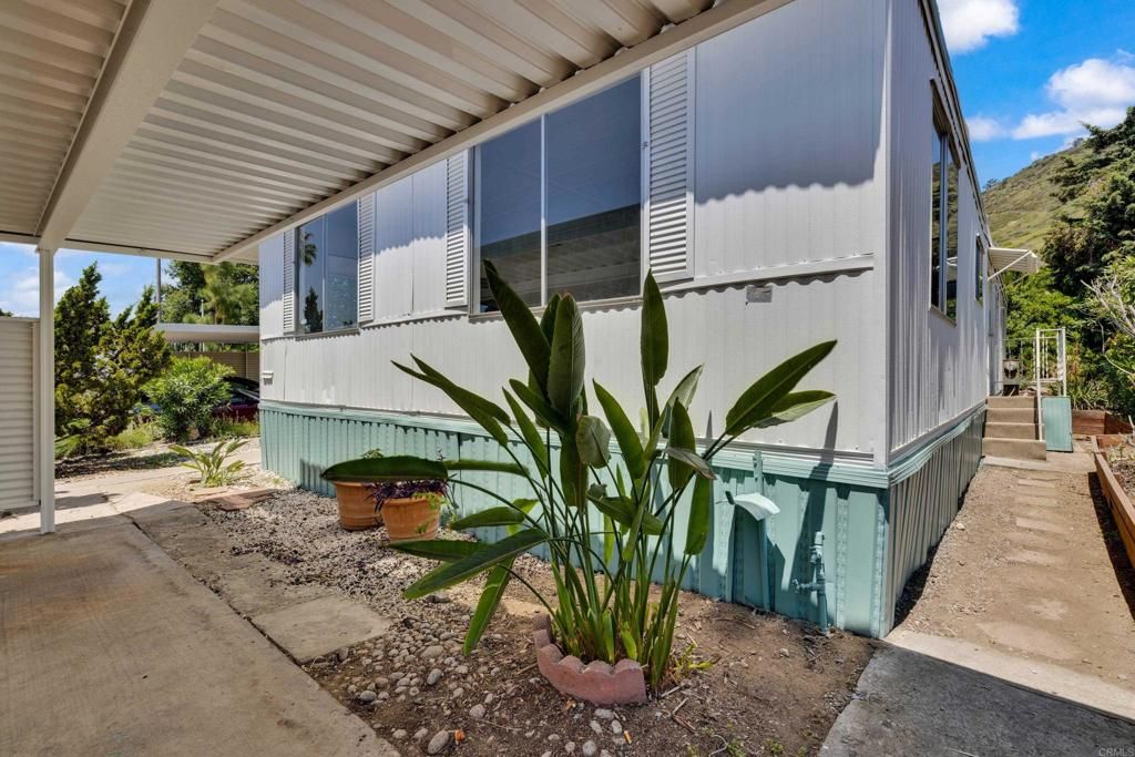 listing image 130726078992143350913