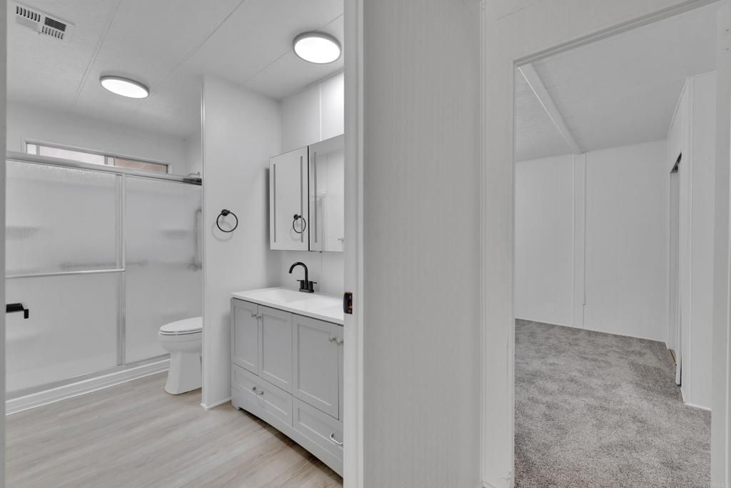 listing image 130724056238792893404
