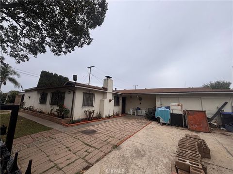 Photo of 1638 W Pine street St, Santa Ana, CA 92703 (MLS # PW26078653)