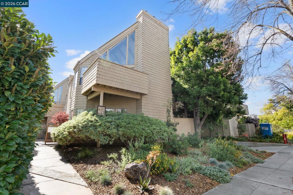 443 College Ave AVE