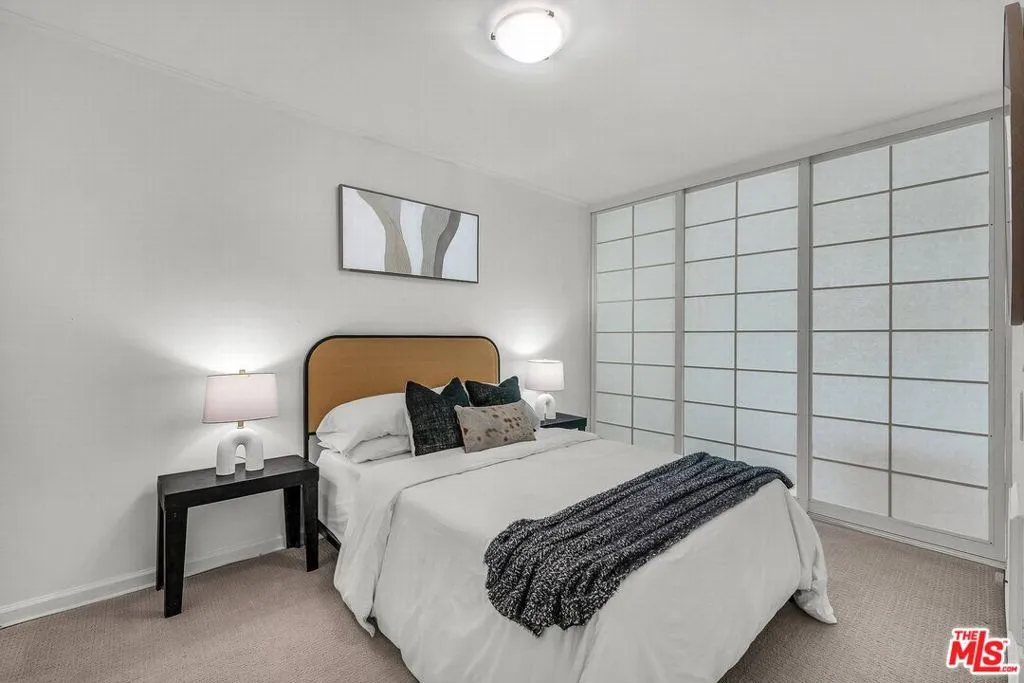 Los Angeles, California 90049, United States, 2 Bedrooms Bedrooms, ,1 BathroomBathrooms,Residential,Active,144379