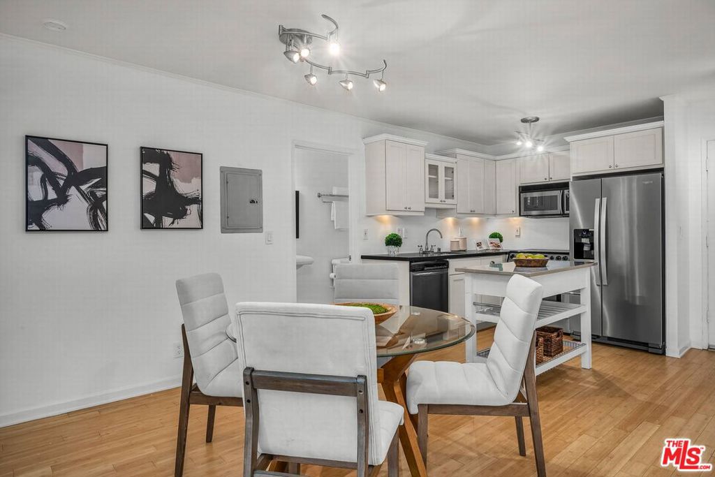 Properties 4 11645 Montana Avenue 216