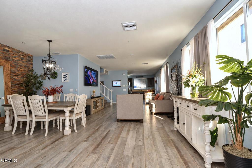 5460 Dunbar Drive