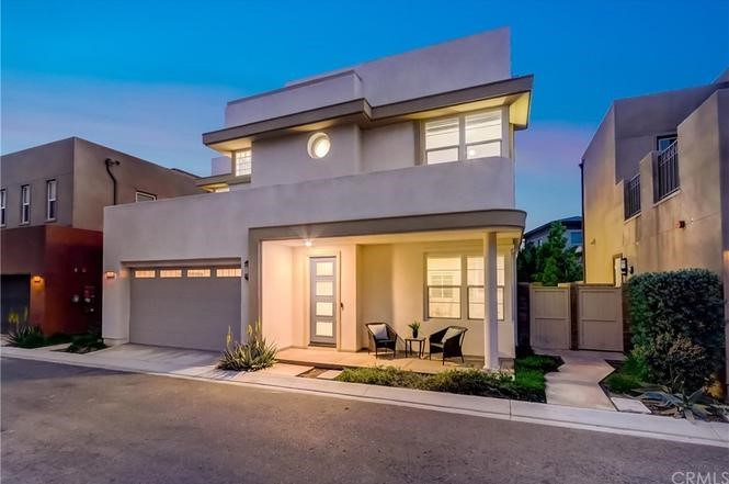 Modern Elegance in Beacon Park – Prime Irvine Living and walking distance to Beacon Park K-8th school.
Step into style and comfort with this beautifully upgraded 3-bedroom, 2.5-bath home in the sought-after Beacon Park community. Designed for modern living, the open-concept floor plan, features soaring ceilings, recessed lighting, and elegant tile flooring. The chef’s kitchen boasts quartz countertops, rich cabinetry, stainless steel appliances, a walk-in pantry, and a large island perfect for casual dining and entertaining.
Seamless indoor-outdoor flow leads to a private patio ideal for summer BBQs and evening gatherings. Upstairs, you'll find spacious secondary bedrooms with a shared dual-sink bathroom, and a bright primary suite featuring a spa-inspired bath, oversized shower with bench seating, and a grand walk-in closet.
Enjoy the convenience of an upstairs laundry room and direct-access 2-car garage. Beacon Park offers resort-style amenities including pools, splash zones, playgrounds, the iconic Treehouse, walking trails, and more. Located within the award-winning Irvine School District and just steps to Beacon Park School, this home is also minutes from Woodbury Town Center, Great Park, and major freeways.
Don’t miss your chance to own in one of Irvine’s most vibrant communities, schedule your tour today!