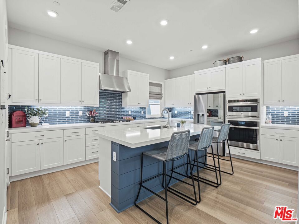 27717 Knoll View Place