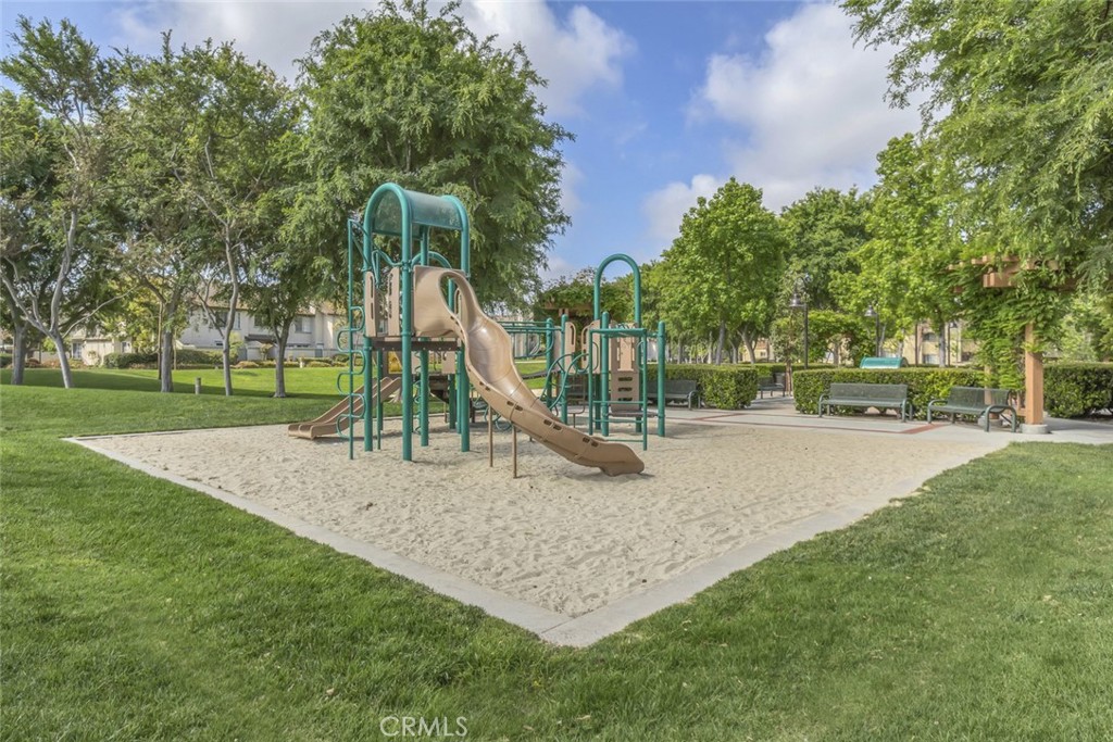 Columbia Square (CS) - Residential Lease