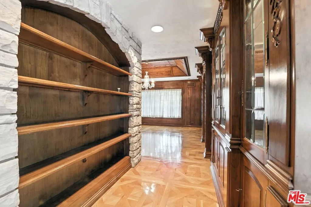 Los Angeles, California 90049, United States, 4 Bedrooms Bedrooms, ,4 BathroomsBathrooms,Residential,Active,166695