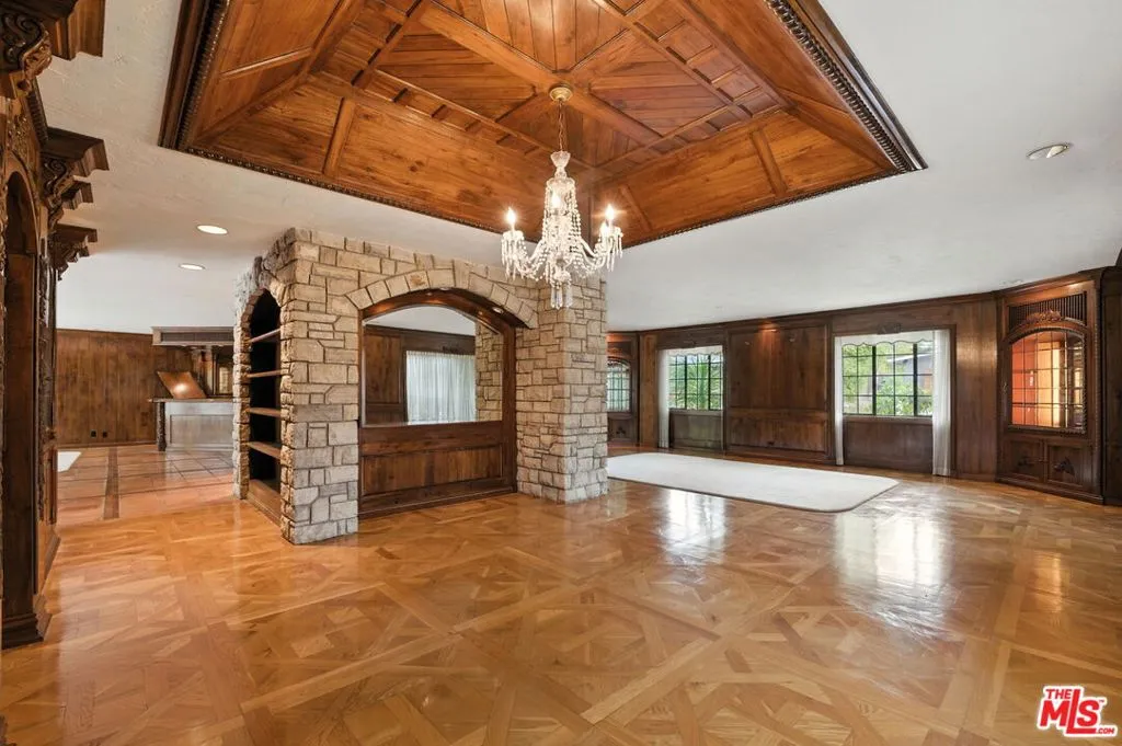 Los Angeles, California 90049, United States, 4 Bedrooms Bedrooms, ,4 BathroomsBathrooms,Residential,Active,166695