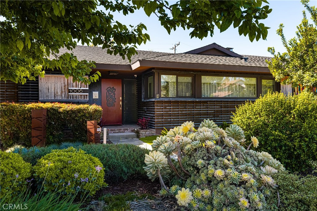 1006 W Pioneer Drive