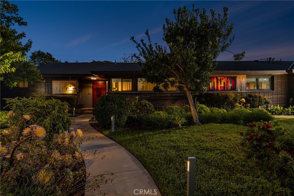 1006 W Pioneer Drive