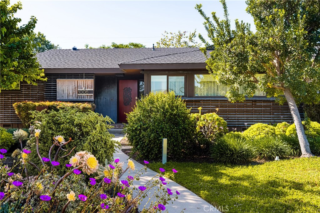 1006 W Pioneer Drive