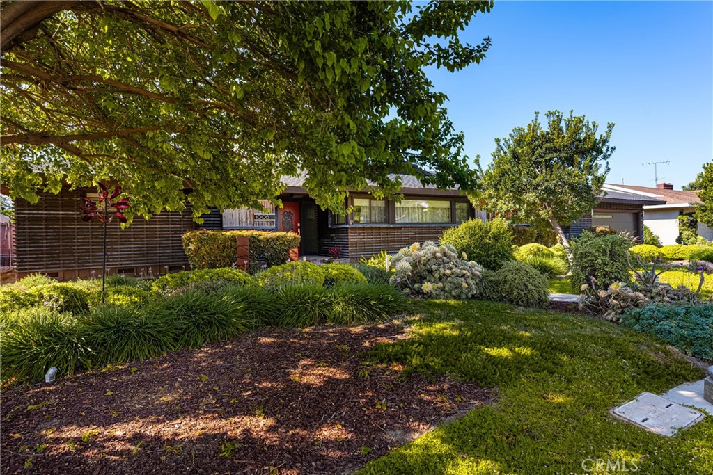 1006 W Pioneer Drive