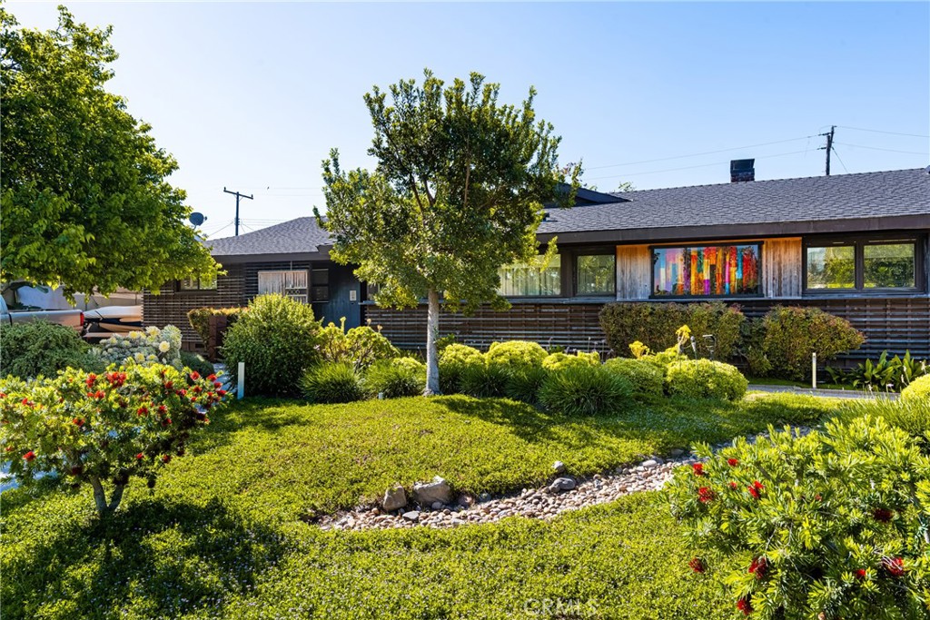 1006 W Pioneer Drive