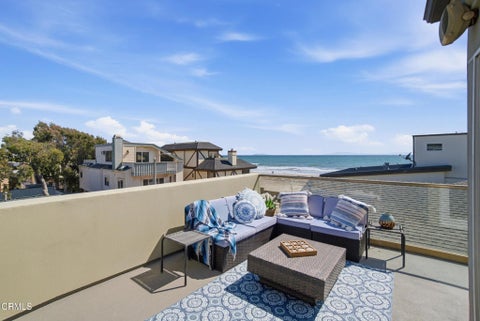Tiny photo for 1185 Winthrop Lane, Ventura, CA 93001 (MLS # V1-36291)
