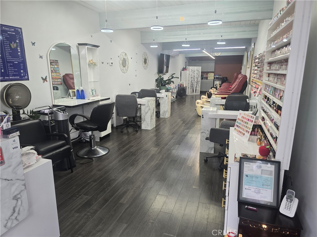 370 W Sierra Madre Blvd