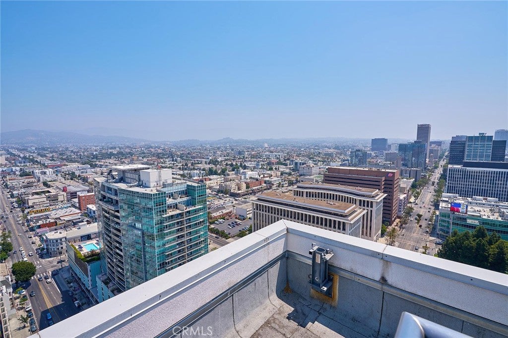 3810 Wilshire Boulevard PH 11