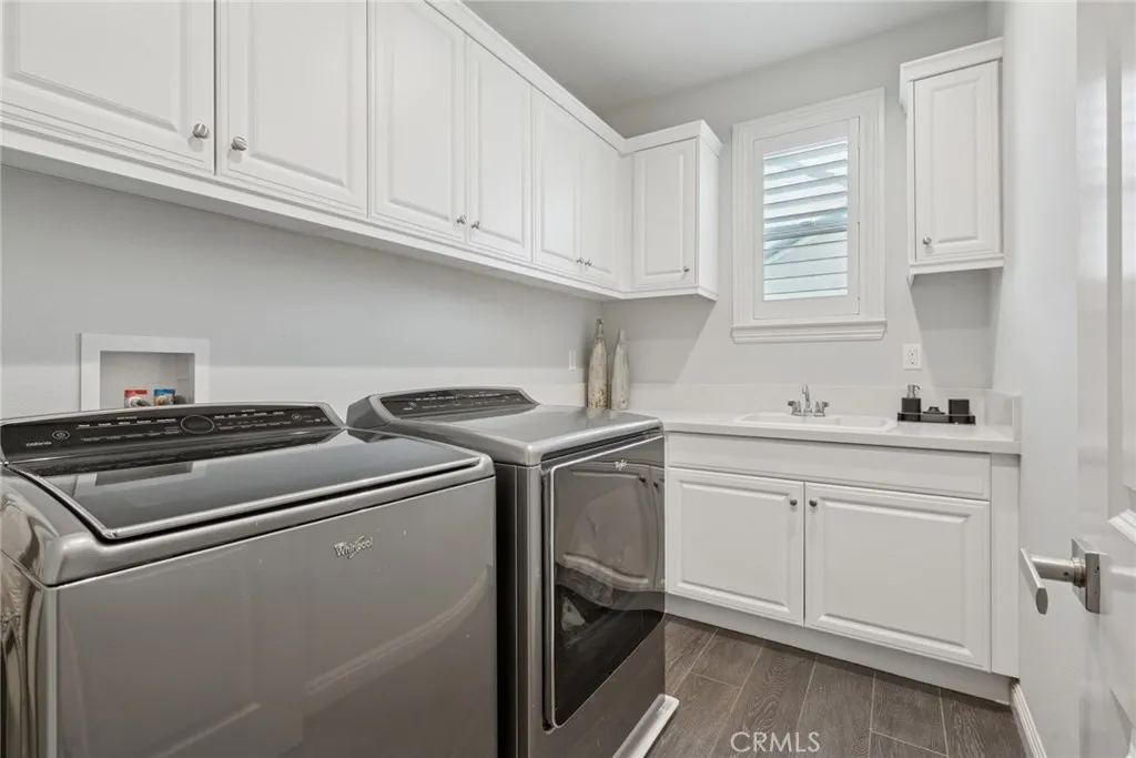 Irvine, California 92618, United States, 4 Bedrooms Bedrooms, ,4 BathroomsBathrooms,Residential,Active,198607