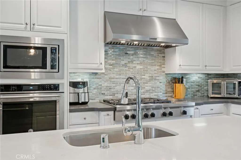 Irvine, California 92618, United States, 4 Bedrooms Bedrooms, ,4 BathroomsBathrooms,Residential,Active,198607