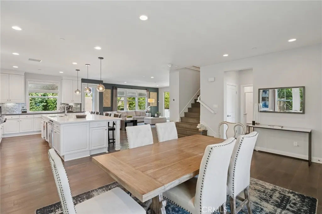 Irvine, California 92618, United States, 4 Bedrooms Bedrooms, ,4 BathroomsBathrooms,Residential,Active,198607