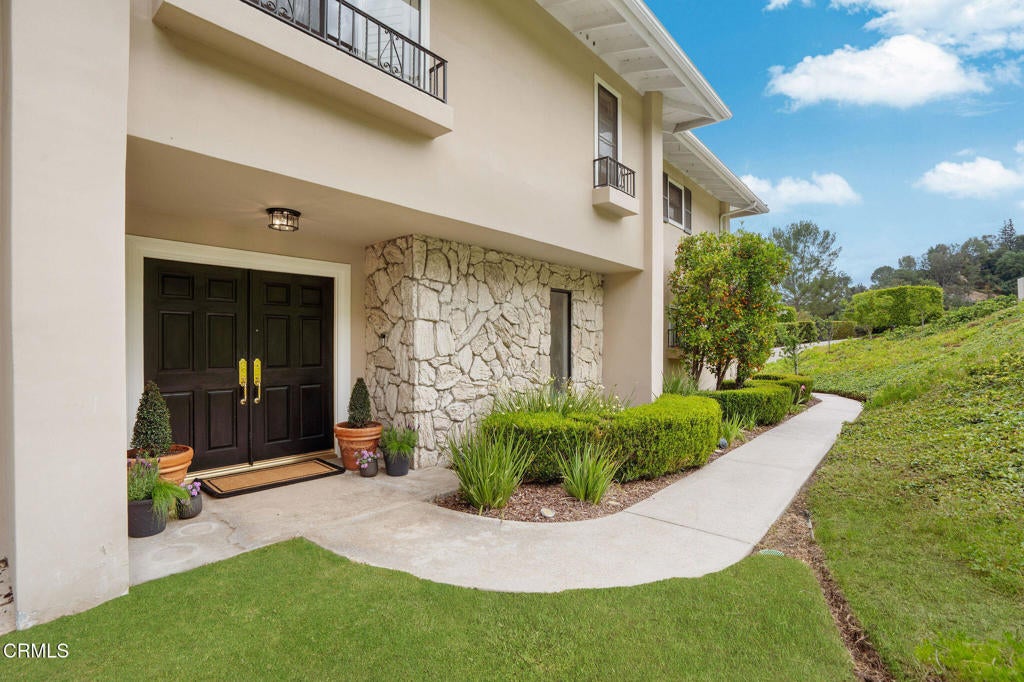 1095 Linda Glen Drive