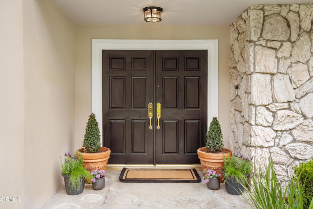 1095 Linda Glen Drive
